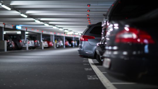 Astuces pour trouver un parking pas cher à l’aéroport