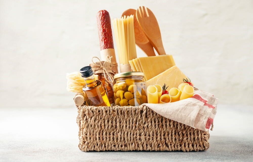 Offrir une expérience culinaire : idées de cadeaux gourmands autour d’un repas